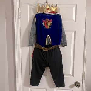 Kinght or King costume size 4